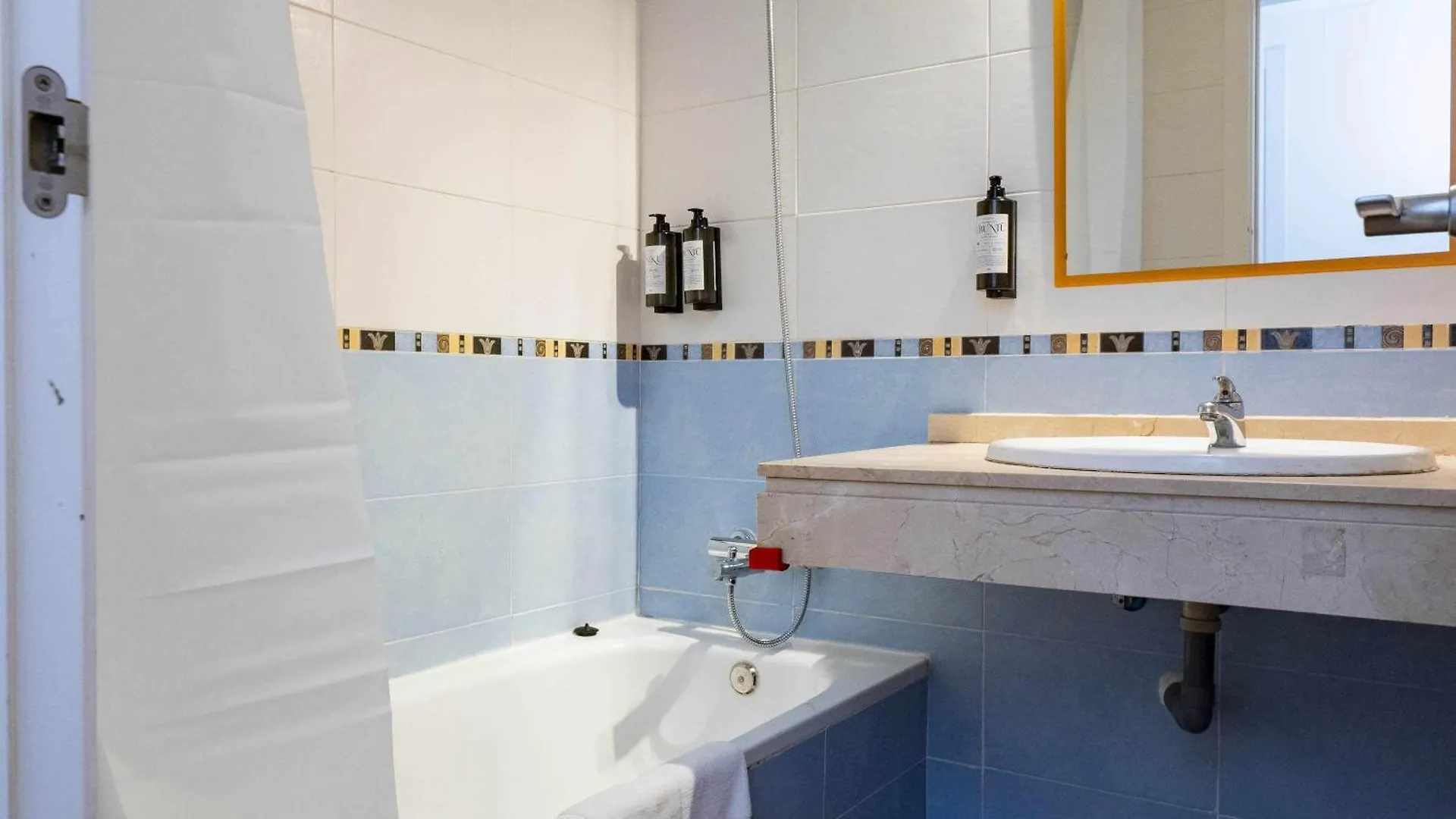 Atico Con Vistas Al Mar, Piscina Y Parking Apartment Malaga