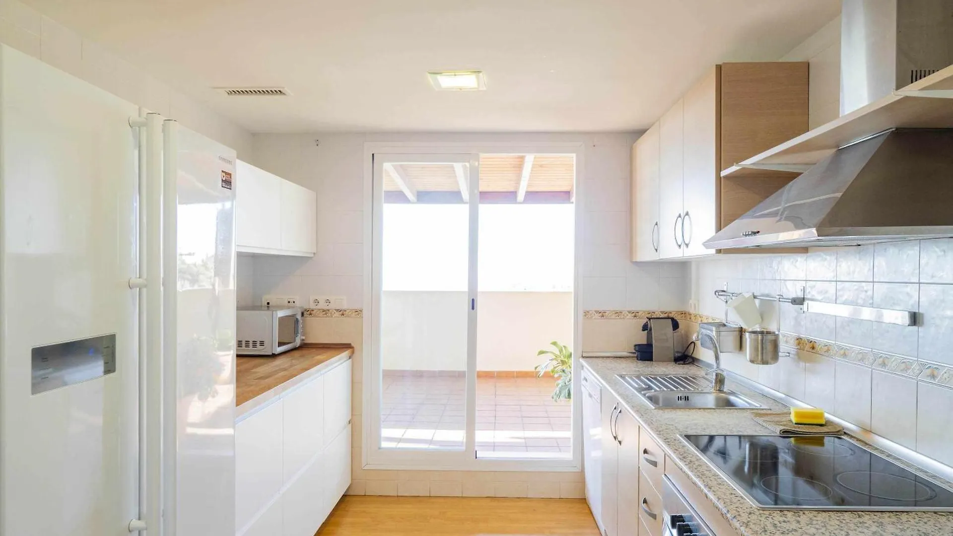 Appartamento Atico Con Vistas Al Mar, Piscina Y Parking Málaga