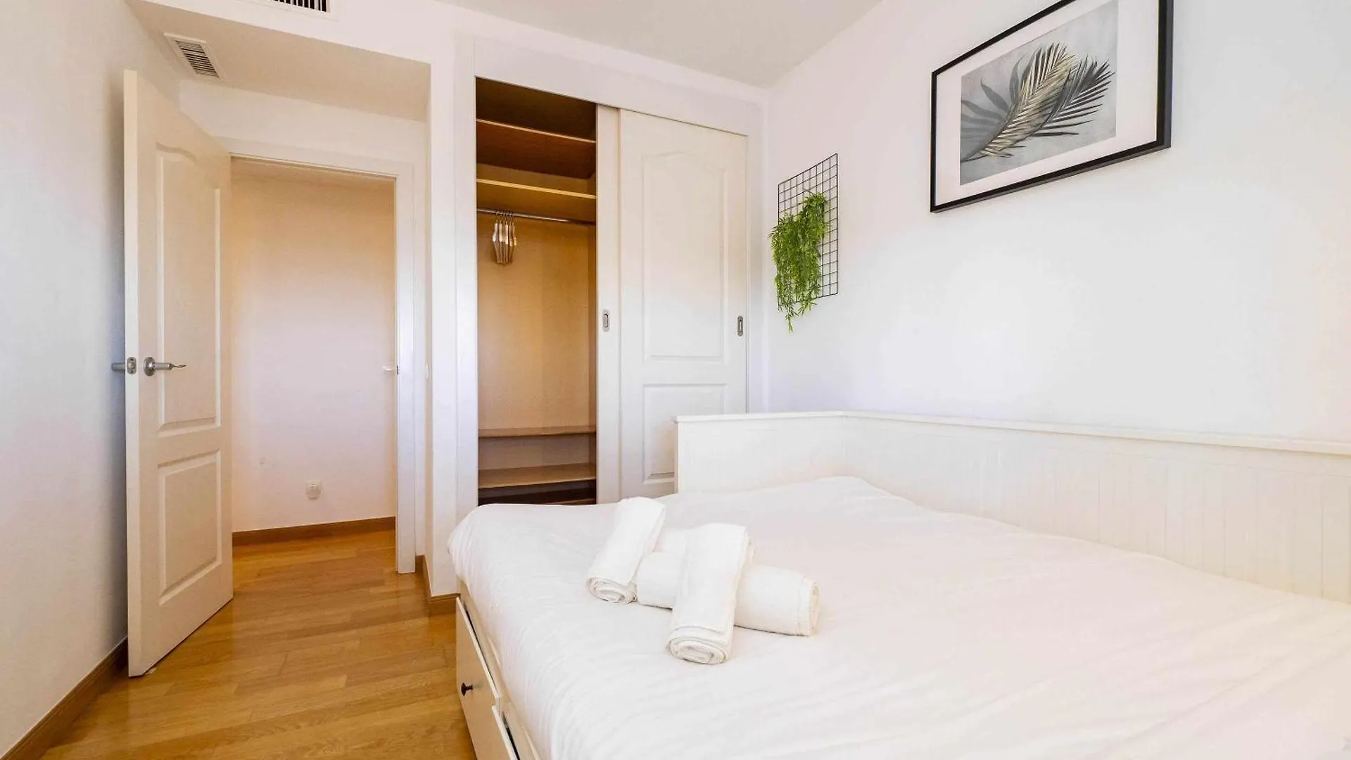 Appartamento Atico Con Vistas Al Mar, Piscina Y Parking Málaga