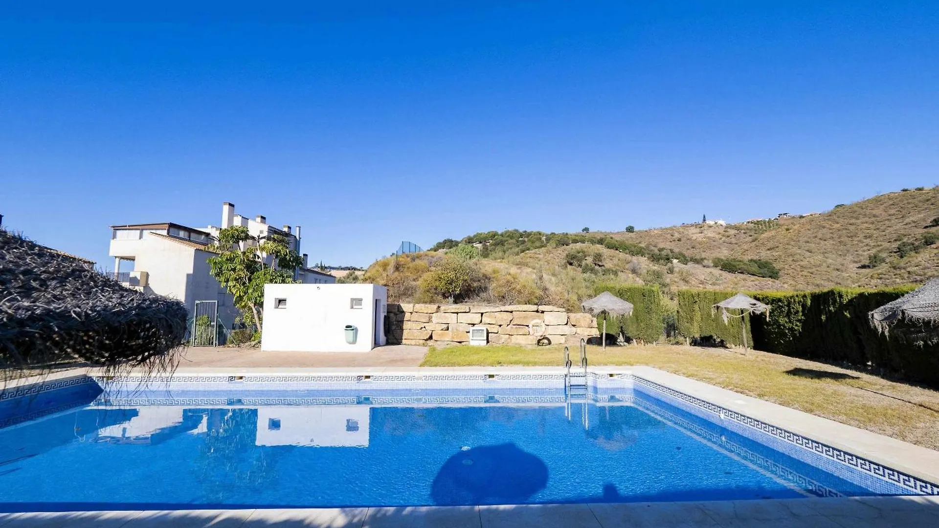 Appartamento Atico Con Vistas Al Mar, Piscina Y Parking Málaga